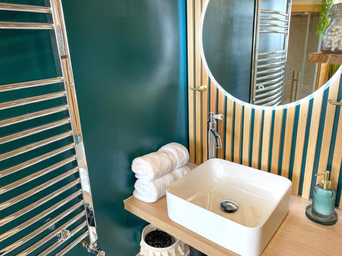 Votre Escale Boule D Or Sauna & Spa Ньор Экстерьер фото