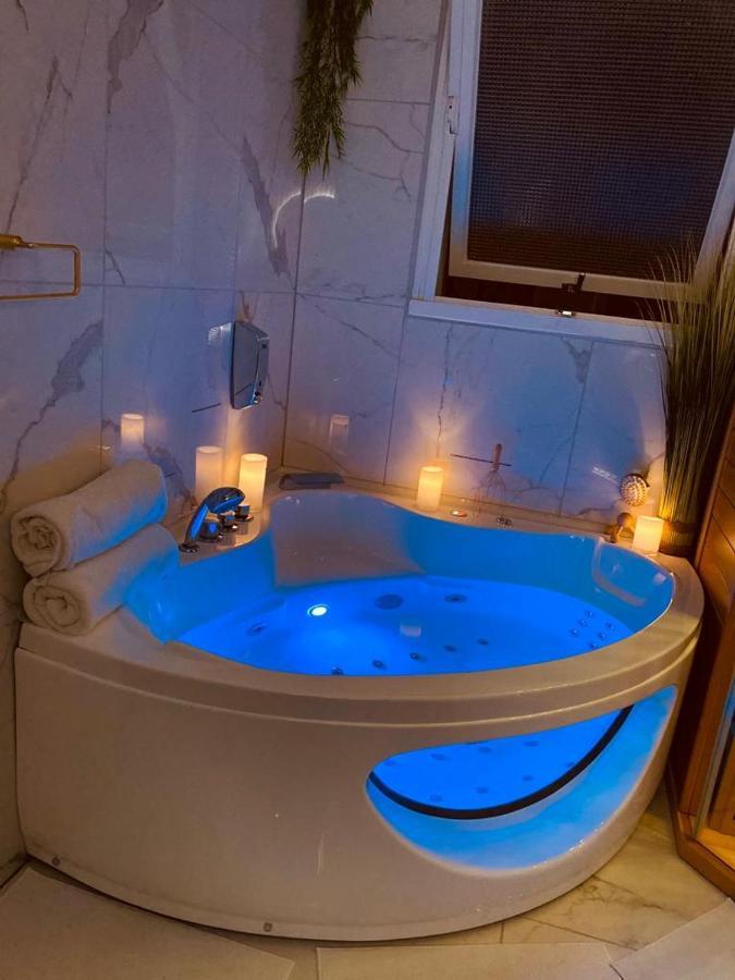 Votre Escale Boule D Or Sauna & Spa Ньор Экстерьер фото