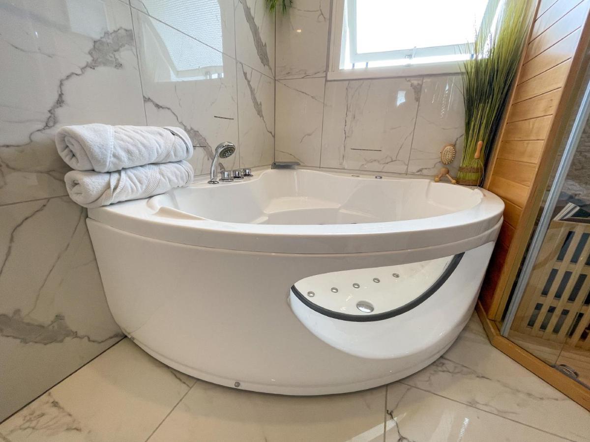 Votre Escale Boule D Or Sauna & Spa Ньор Экстерьер фото